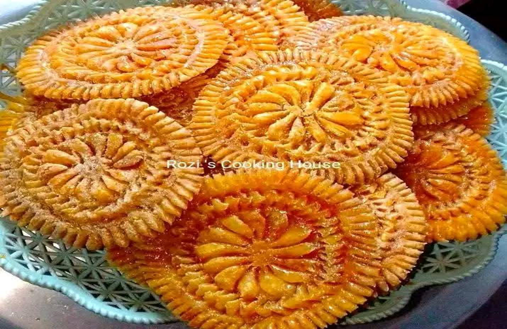 হারিয়ে যাচ্ছে গ্রামবাংলার অসংখ্য পিঠা