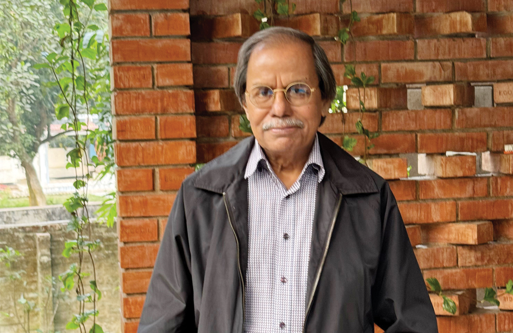 সৈয়দ মনজুরুল ইসলাম :  সৃজনশীলতা আর মনননশীলতার মেলবন্ধন