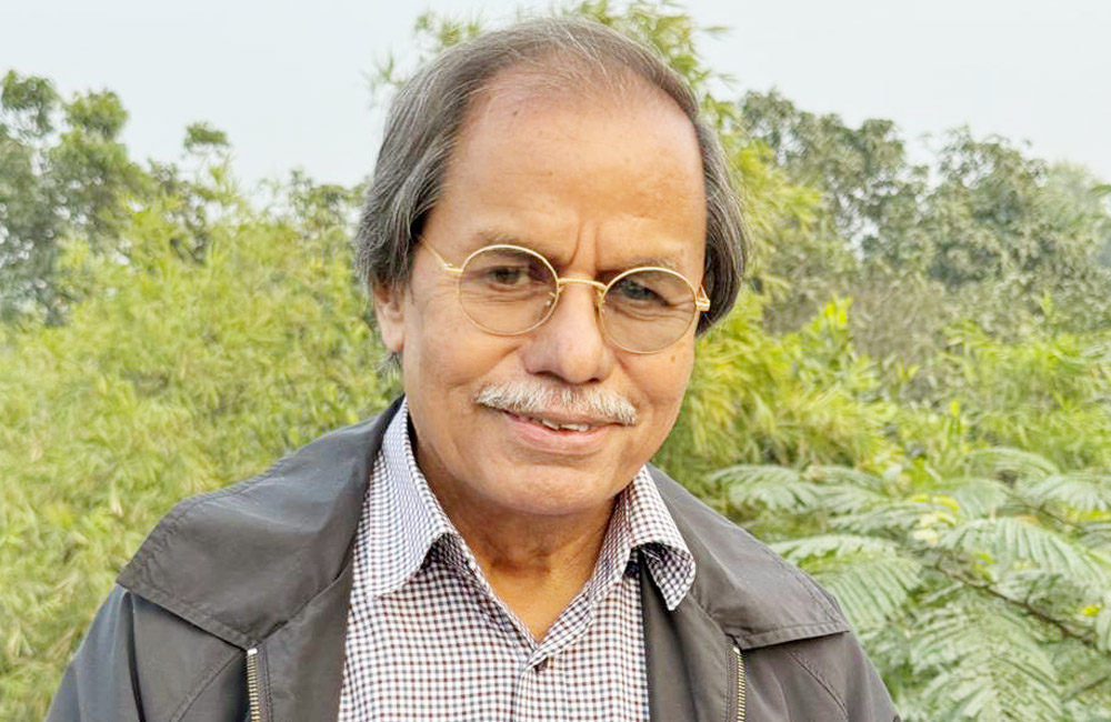 তিনি এখনো ঘুরছেন— আমাদের স্মৃতির আবর্তে